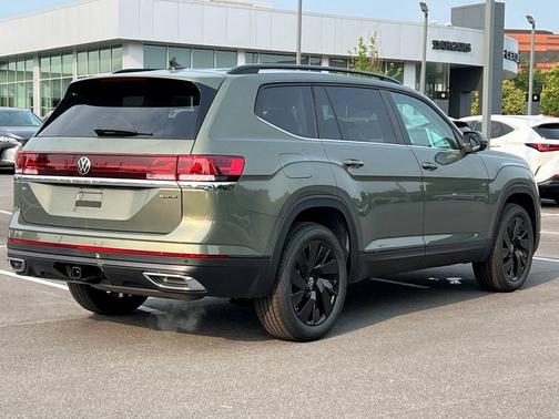 2025 Volkswagen Atlas 2.0T SE