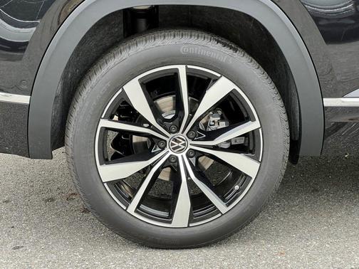 2025 Volkswagen Atlas Cross Sport 2.0T SEL Premium R-Line