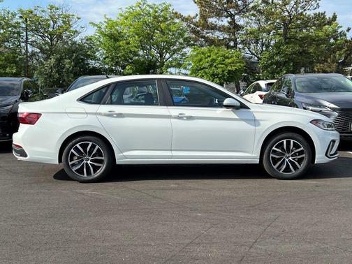 2025 Volkswagen Jetta 1.5T SE