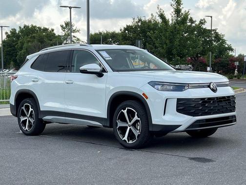 2025 Volkswagen Tiguan 2.0T SE