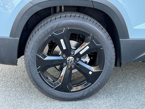 2025 Volkswagen Taos 1.5T SE Black