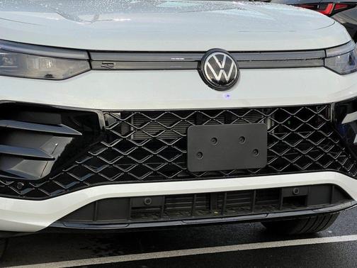 2025 Volkswagen Tiguan 2.0T SE R-Line Black