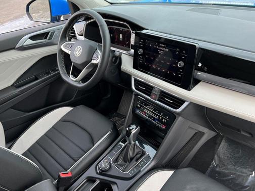 2025 Volkswagen Taos 1.5T SEL