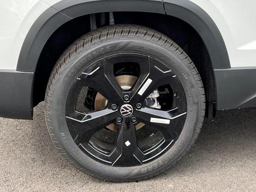 2025 Volkswagen Taos 1.5T SEL
