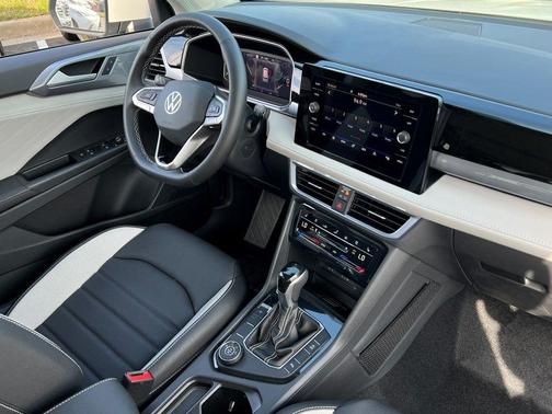 2025 Volkswagen Taos 1.5T SEL
