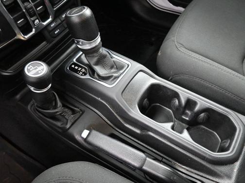 2021 Jeep Gladiator Sport