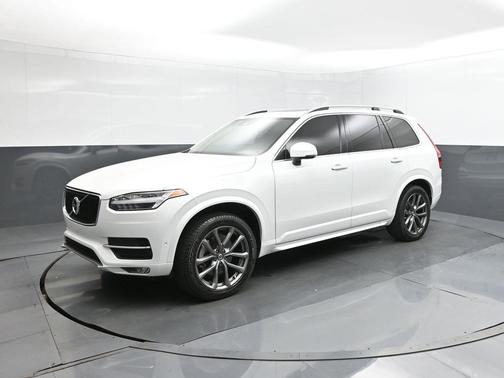 2018 Volvo XC90 T5 Momentum