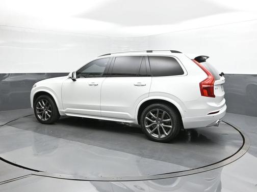 2018 Volvo XC90 T5 Momentum