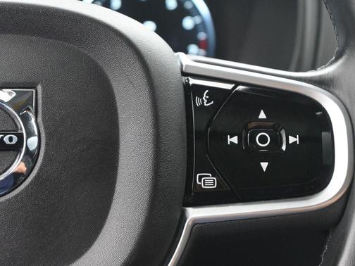 2018 Volvo XC90 T5 Momentum