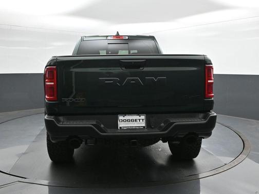 Serrano Red 2026 RAM 1500 RHO