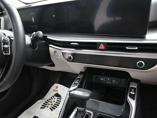 Everlasting Silver 2024 Kia Sorento S