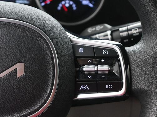 2022 Kia Carnival LXS