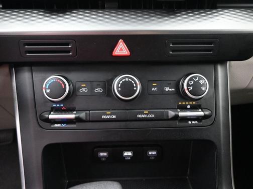 2022 Kia Carnival LXS