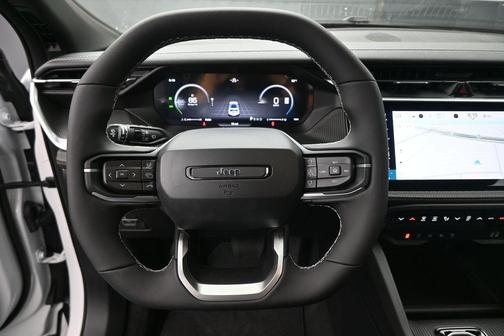 Bright White Clearcoat 2026 Jeep Cherokee Overland