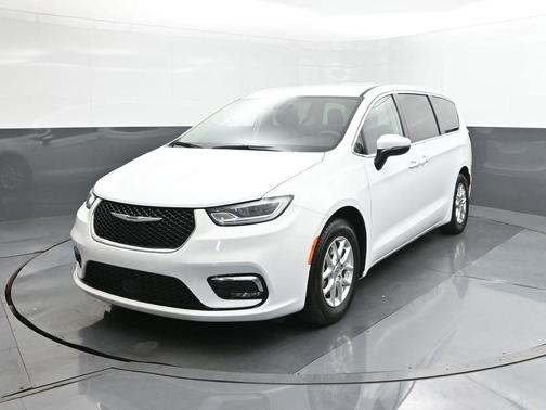 2023 Chrysler Pacifica Touring-L