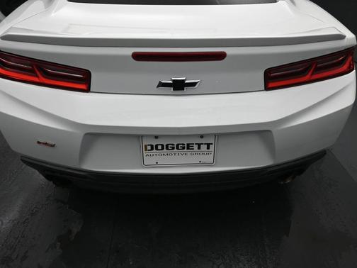 Summit White 2018 Chevrolet Camaro 1LT