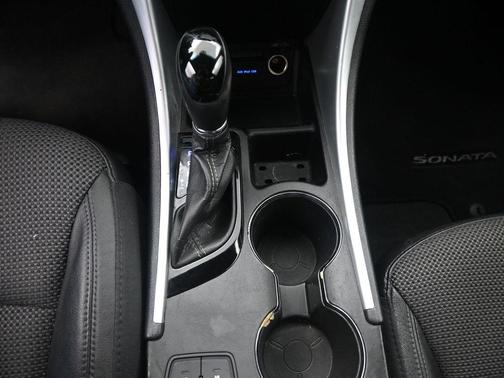 2013 Hyundai SONATA SE