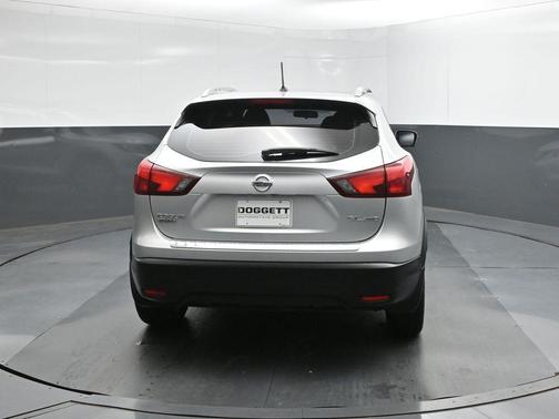 Brilliant Silver 2018 Nissan Rogue Sport SL