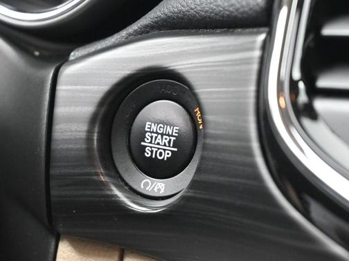 2022 Jeep Grand Cherokee WK Laredo