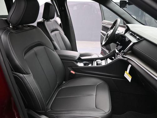 Velvet Red Pearlcoat 2026 Jeep Grand Cherokee Limited