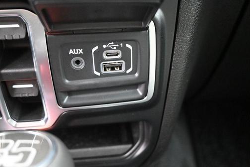 Black Clearcoat 2026 Jeep Gladiator 85th Anniversary Edition