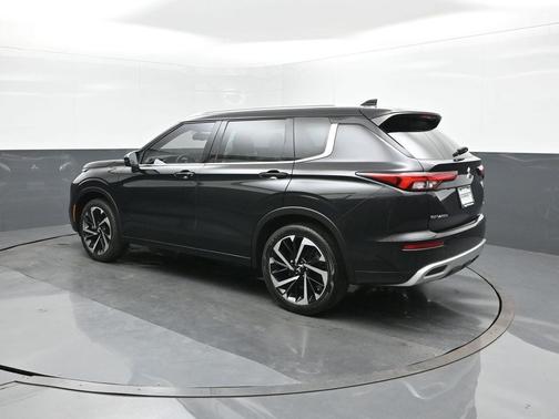 2023 Mitsubishi Outlander SEL