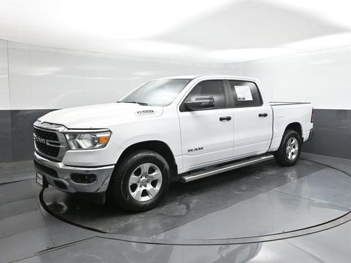 Bright White Clearcoat 2024 RAM 1500 Big Horn/Lone Star
