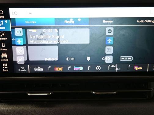 Bright White Clearcoat 2026 Jeep Gladiator Sport