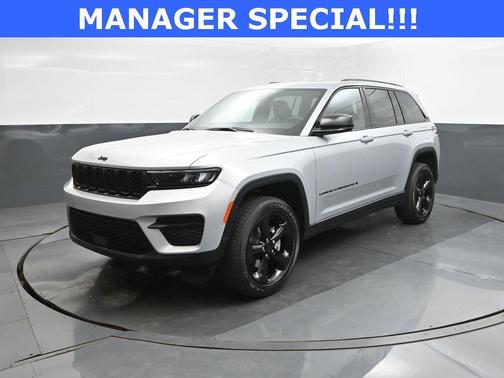 2025 Jeep Grand Cherokee Laredo