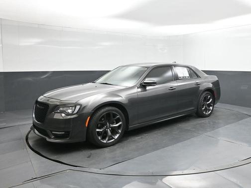 2023 Chrysler 300 Touring L