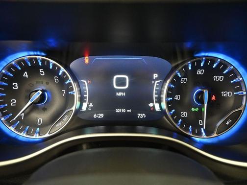 2023 Chrysler Pacifica Touring-L