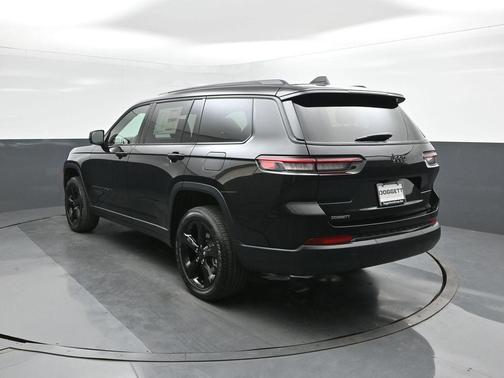 Diamond Black 2025 Jeep Grand Cherokee L Laredo