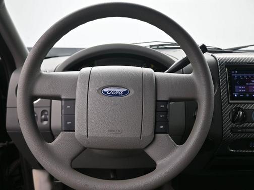 2004 Ford F-150 XL SuperCab
