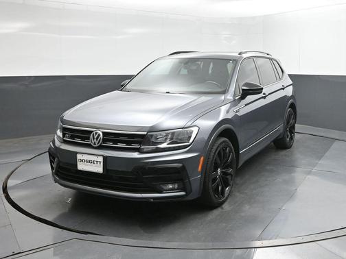Platinum Gray Metallic 2021 Volkswagen Tiguan 2.0T SE R-Line Black