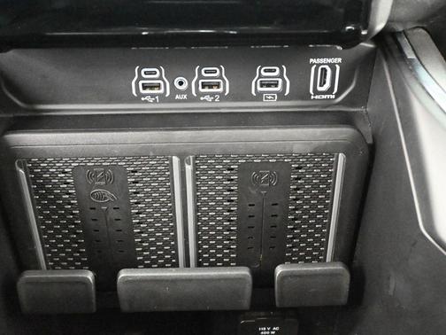 Hydro Blue Pearlcoat 2025 RAM 1500 Laramie