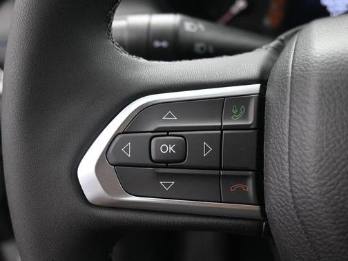 Silver Zynith 2026 Jeep Compass Latitude