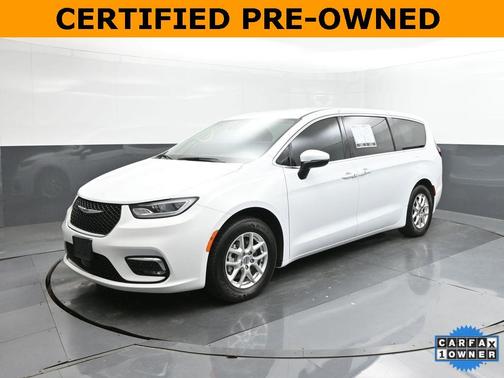 2023 Chrysler Pacifica Touring-L