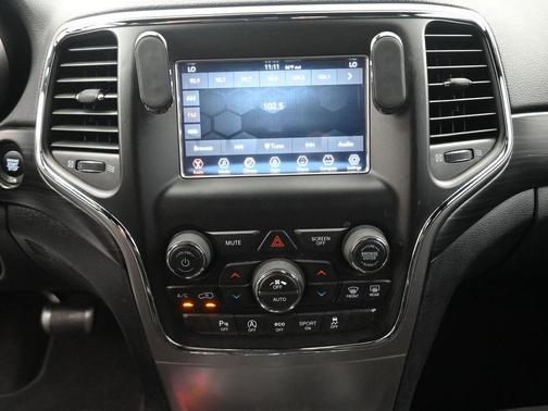 2020 Jeep Grand Cherokee Laredo E
