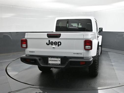 Bright White Clearcoat 2026 Jeep Gladiator Texas Trail