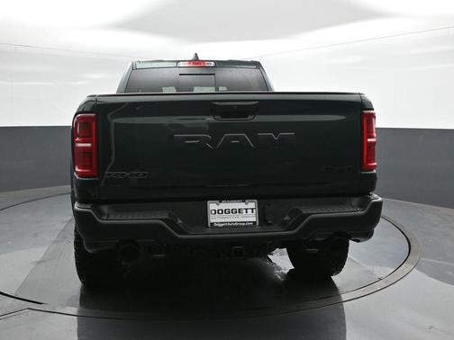 Serrano Red 2026 RAM 1500 RHO