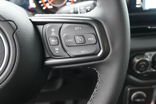 Granite Crystal Clearcoat Metallic 2026 Jeep Gladiator Texas Trail