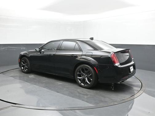 2023 Chrysler 300 Touring L