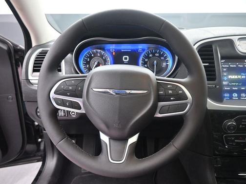 2023 Chrysler 300 Touring L