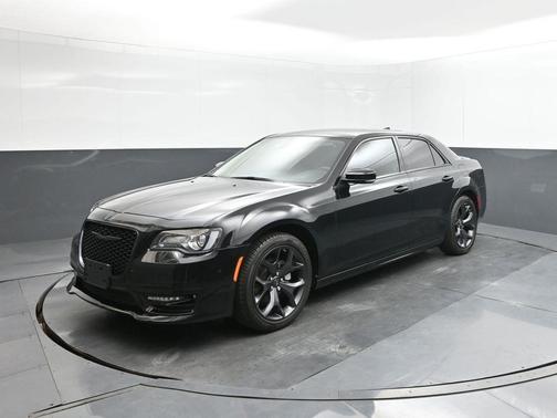 2023 Chrysler 300 Touring L