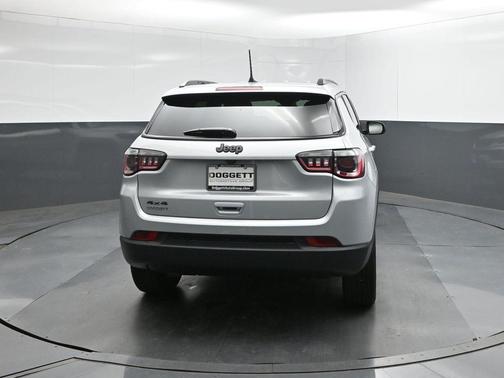 Silver Zynith 2026 Jeep Compass Latitude