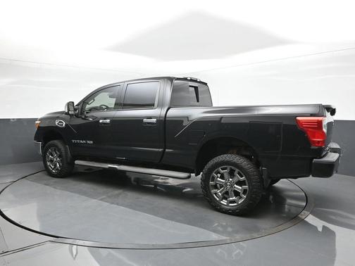 2017 Nissan Titan XD SL