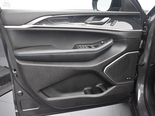 2023 Jeep Grand Cherokee 4xe Trailhawk