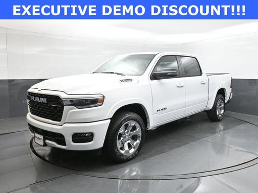 Bright White Clearcoat 2026 RAM 1500 Big Horn/Lone Star