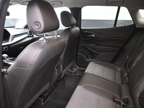 Mosaic Black Metallic 2024 Chevrolet Trax LT