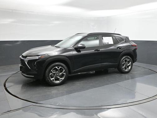 Mosaic Black Metallic 2024 Chevrolet Trax LT